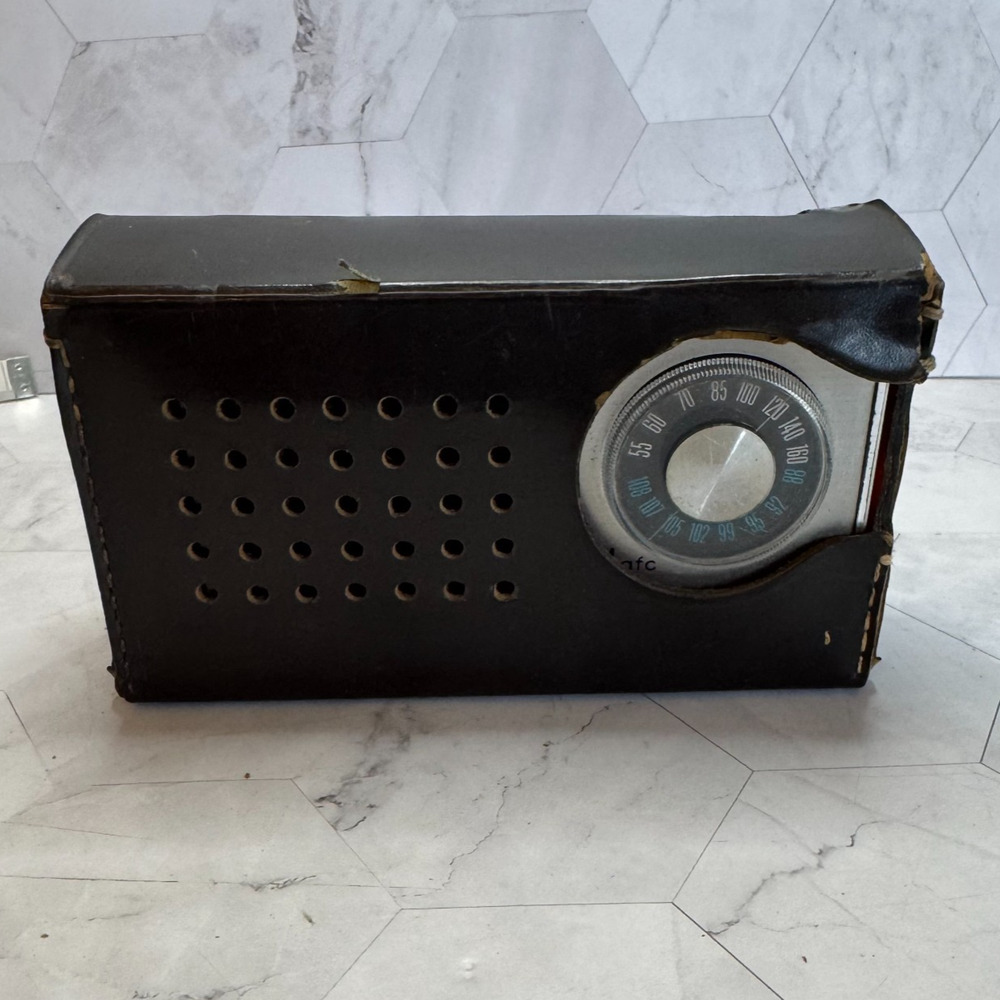 Vtg AITC Solid State Radio AM FM Transistor 9 Volt Portable Leather Case WORKS